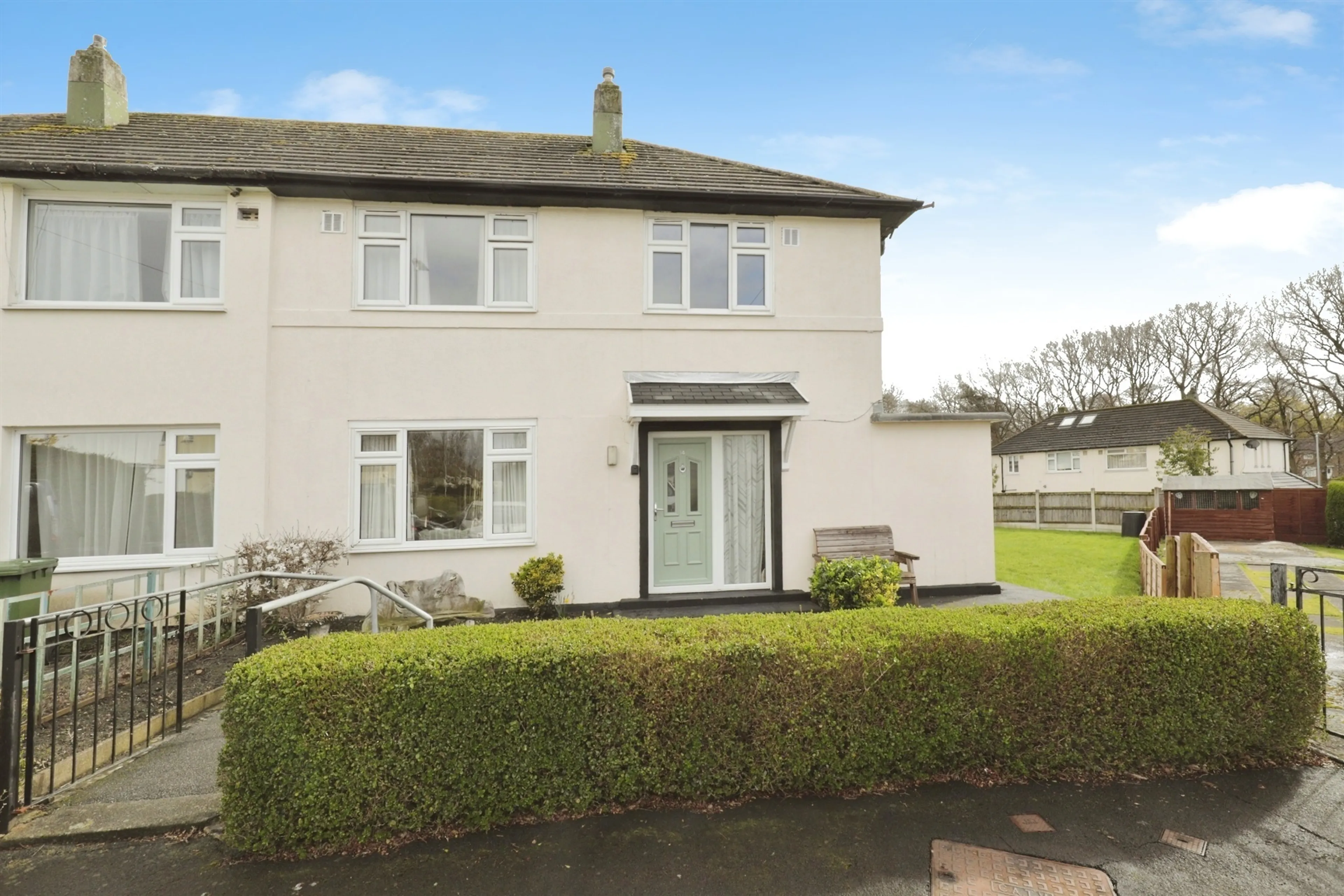 Property at Lingfield Gardens, Leeds