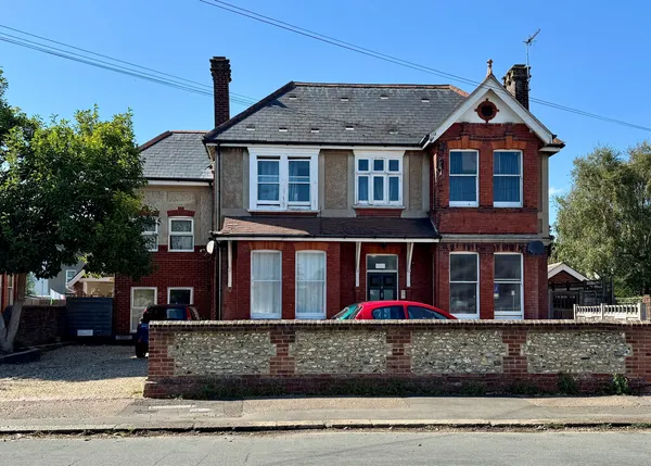 Langton Road, Worthing, BN14