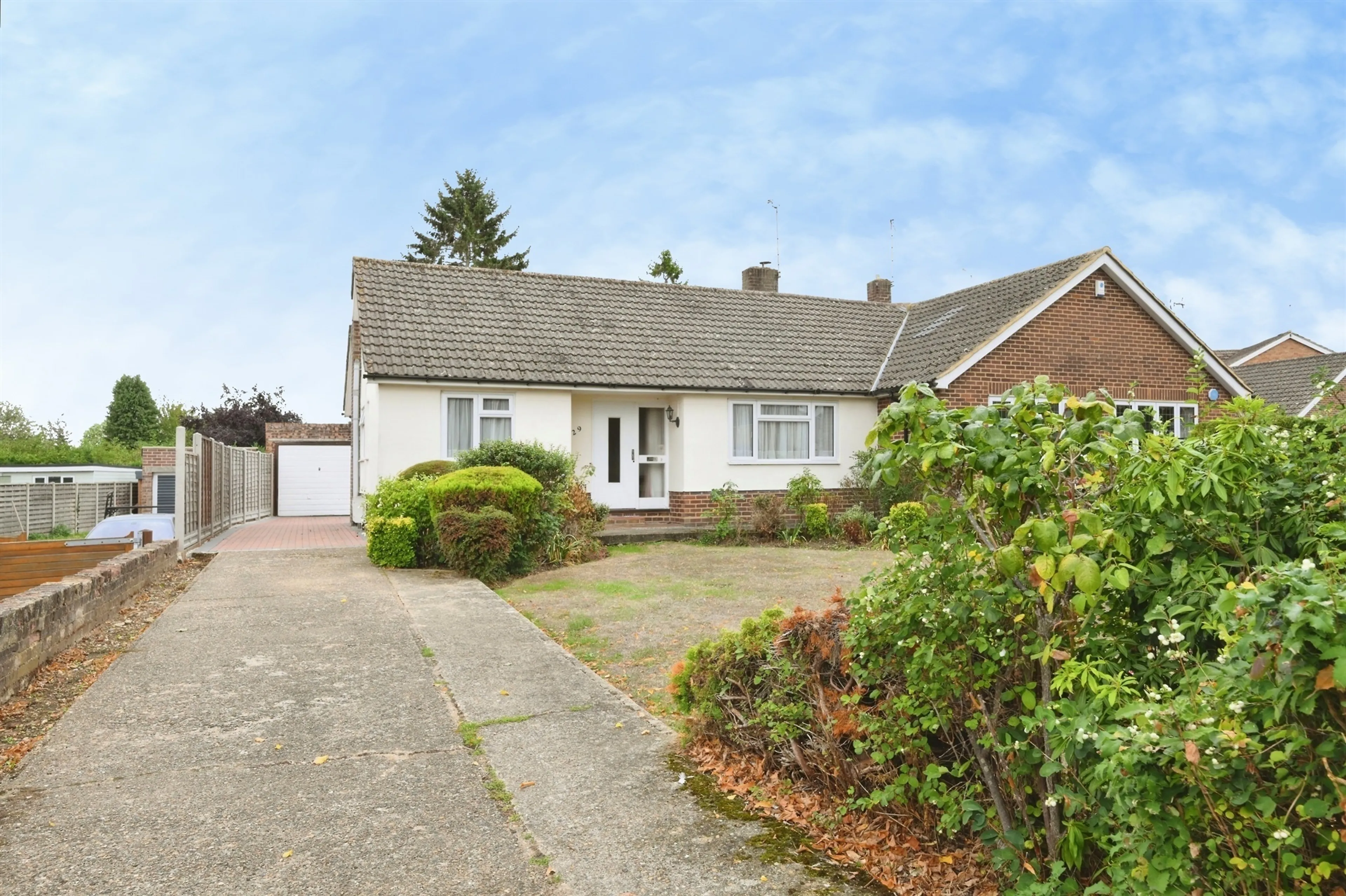 Property at Roselands Avenue, Hoddesdon