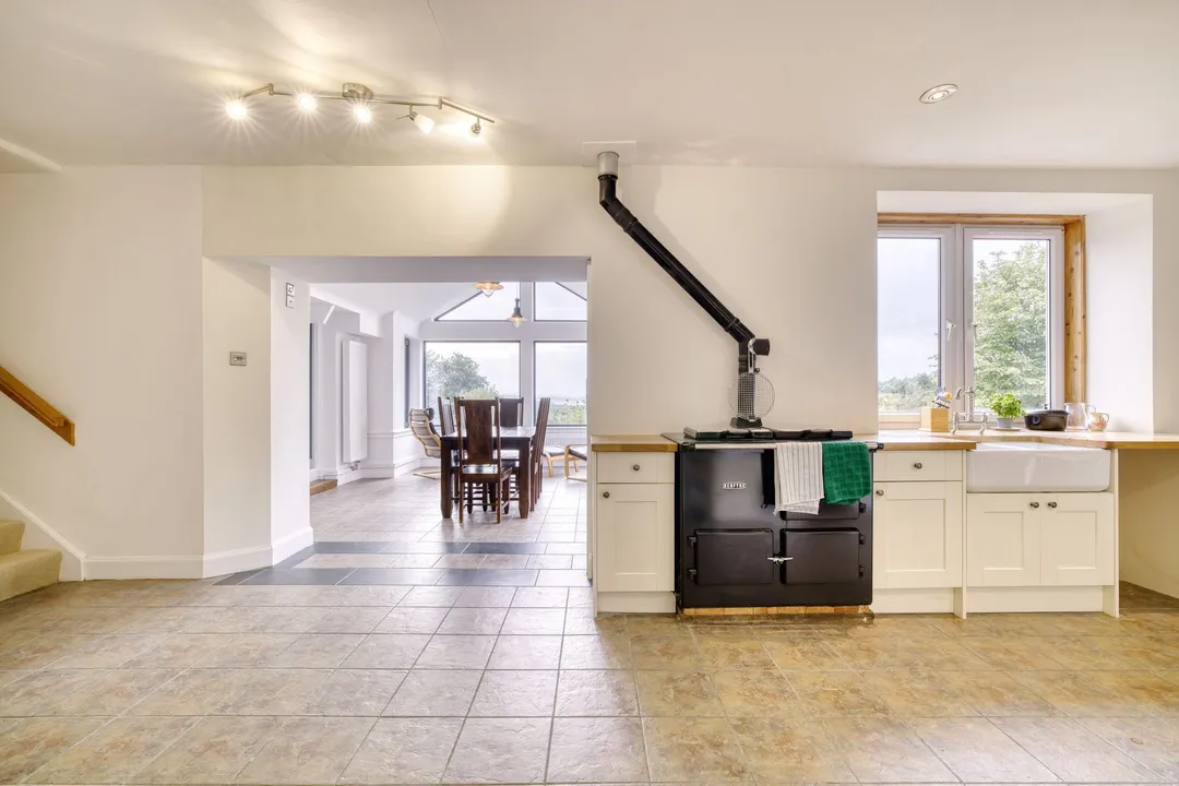 https://mr0.homeflow-assets.co.uk/files/photo/image/48391/2710/_x_/003A6488_HDR-32.jpg