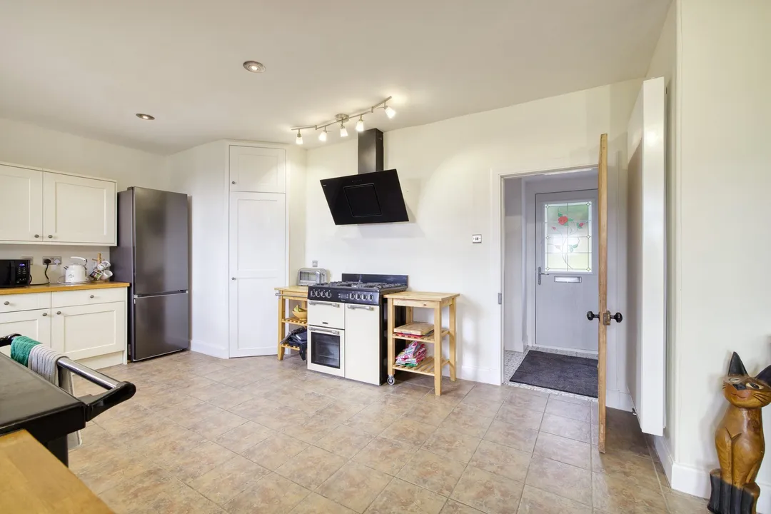 https://mr0.homeflow-assets.co.uk/files/photo/image/48391/2711/_x_/003A6453_HDR-29.jpg