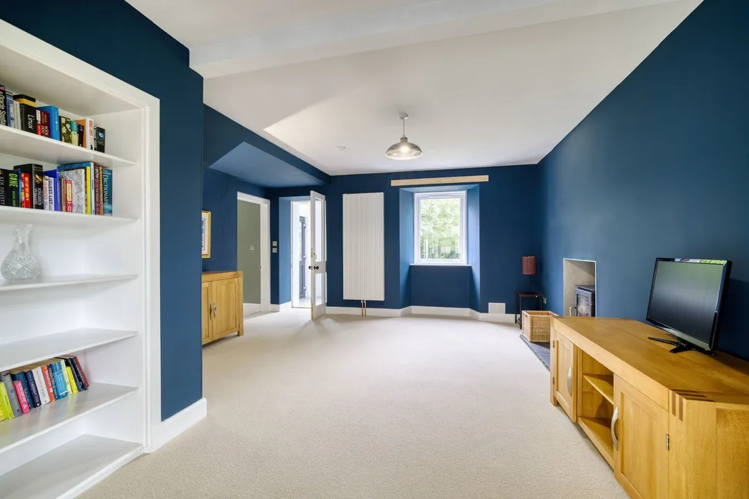 https://mr0.homeflow-assets.co.uk/files/photo/image/48391/2726/_x_/003A6628_HDR-68.jpg