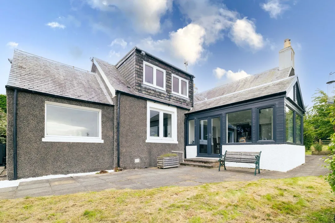 https://mr0.homeflow-assets.co.uk/files/photo/image/48391/2766/_x_/003A6372-Edit-5.jpg