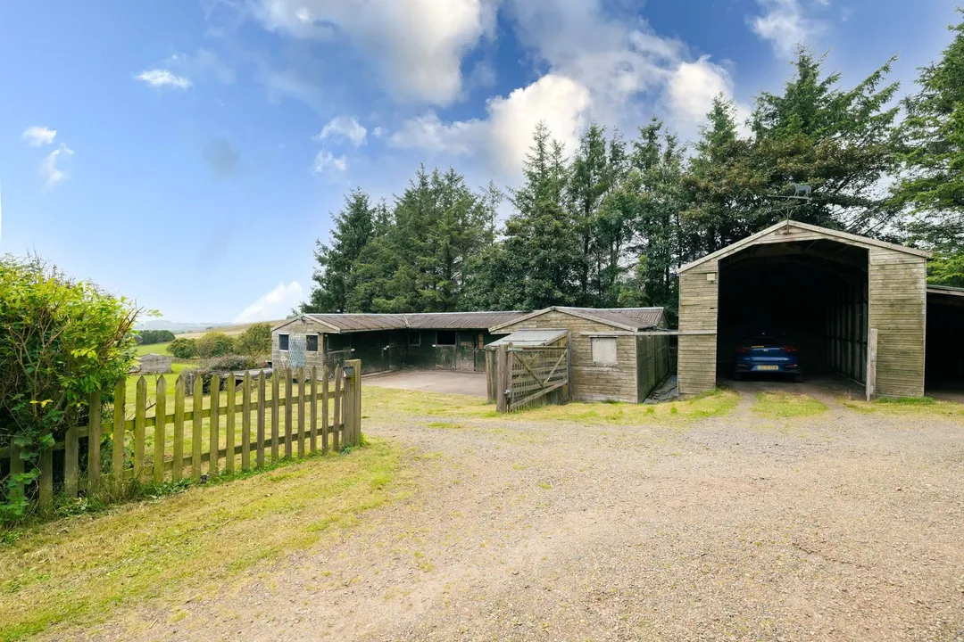 https://mr0.homeflow-assets.co.uk/files/photo/image/48391/2767/_x_/003A6366-Edit-1.jpg