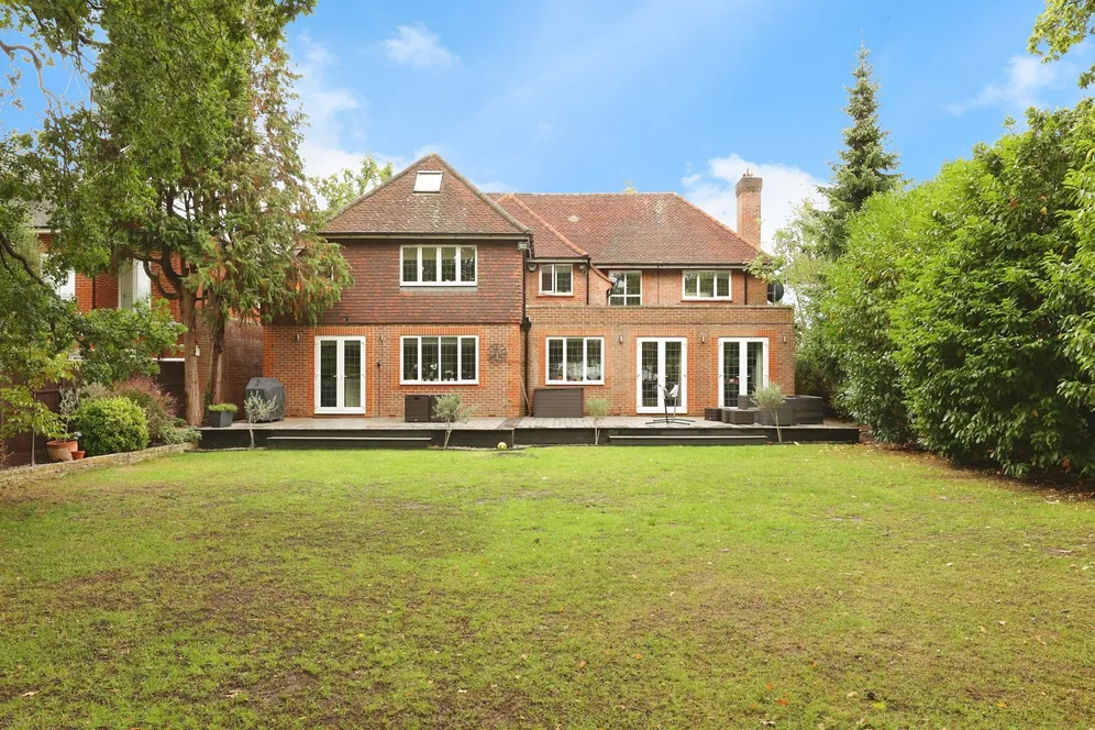 Dukes Wood Drive, Gerrards Cross, SL9 photo 2