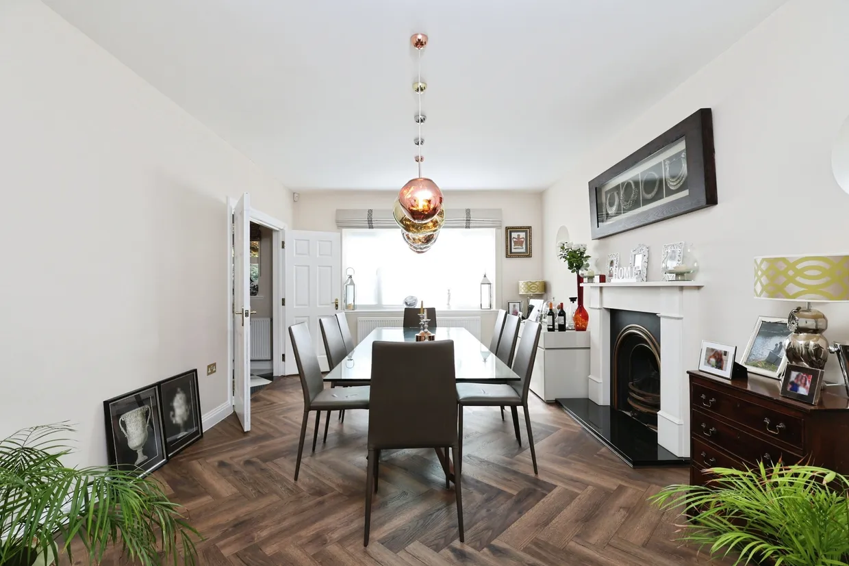 Dukes Wood Drive, Gerrards Cross, SL9 photo 5