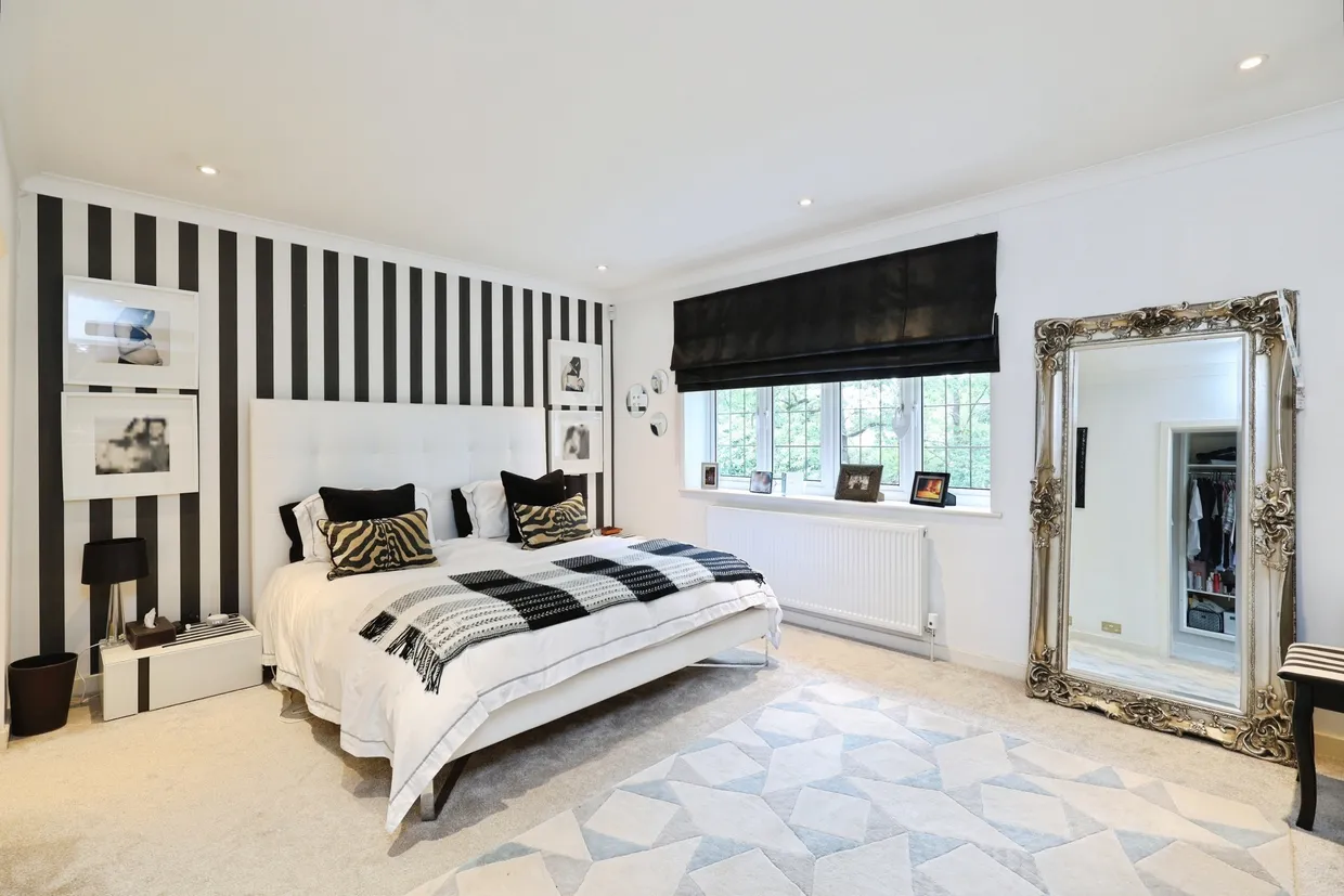Dukes Wood Drive, Gerrards Cross, SL9 photo 7