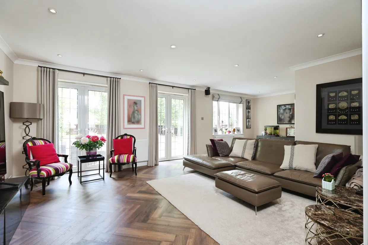 Dukes Wood Drive, Gerrards Cross, SL9 photo 10