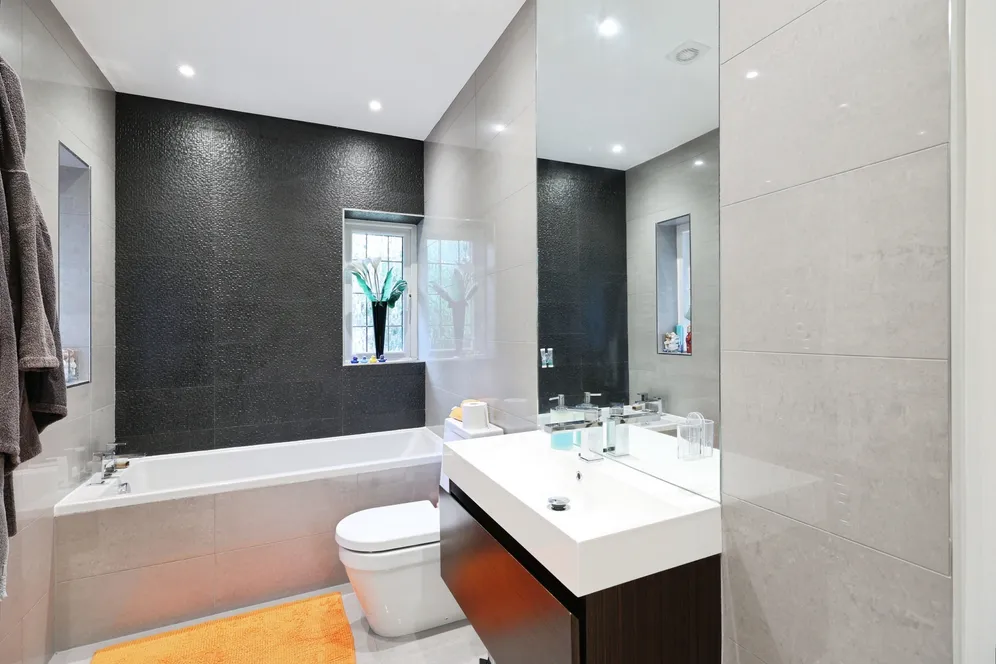 Dukes Wood Drive, Gerrards Cross, SL9 photo 12