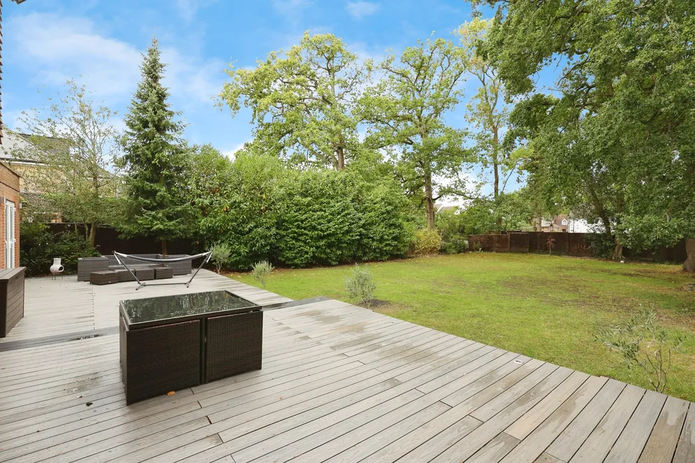 Dukes Wood Drive, Gerrards Cross, SL9 photo 17