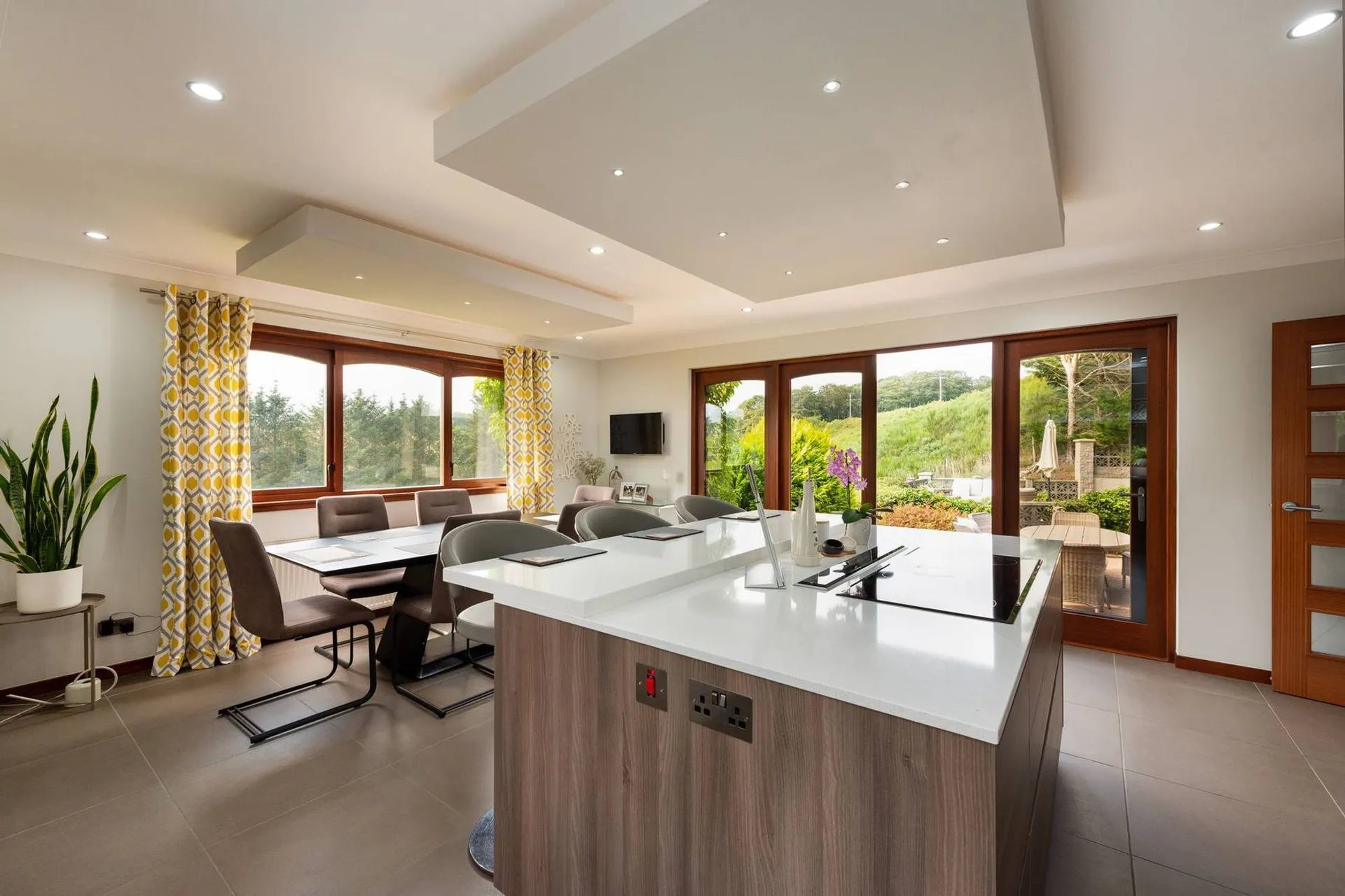 Property photo top 2