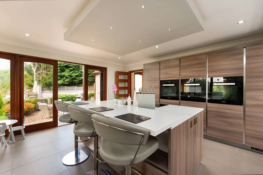 https://mr0.homeflow-assets.co.uk/files/photo/image/48393/6856/_x_/80451_Brookfield_072.jpg