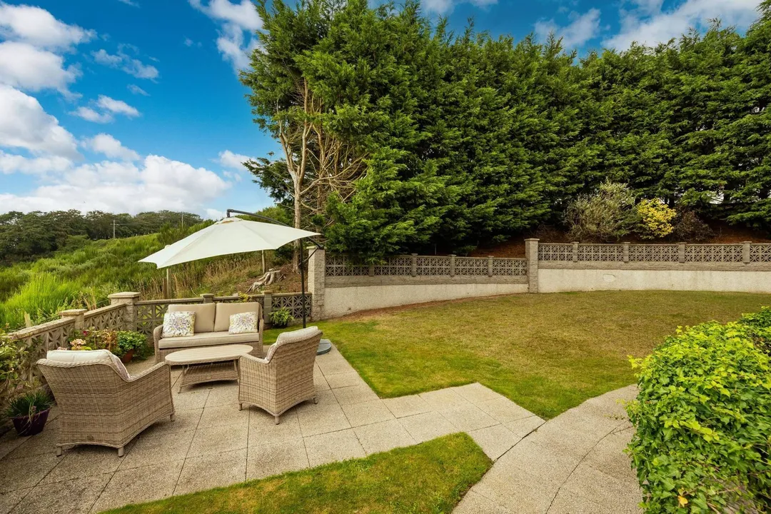 https://mr0.homeflow-assets.co.uk/files/photo/image/48393/6894/_x_/80451_Brookfield_008.jpg