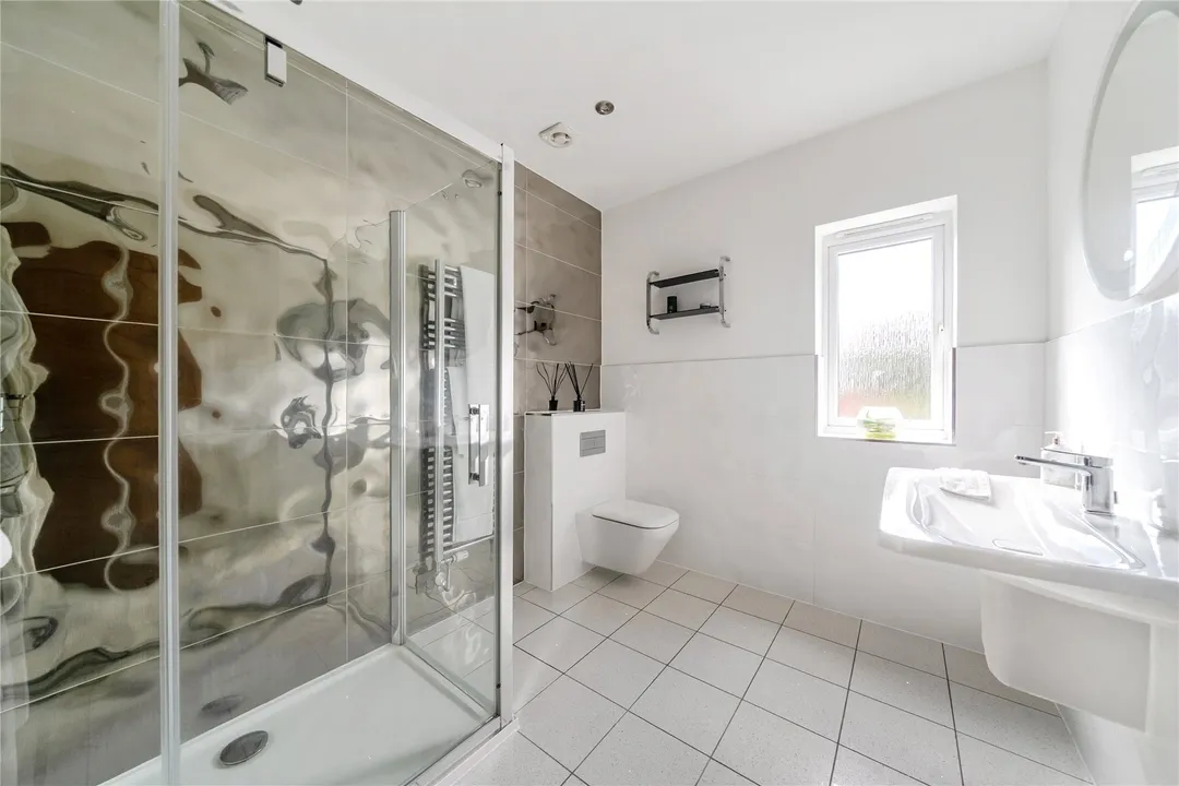 https://mr0.homeflow-assets.co.uk/files/photo/image/48394/4427/_x_/SOU260435_11.jpg
