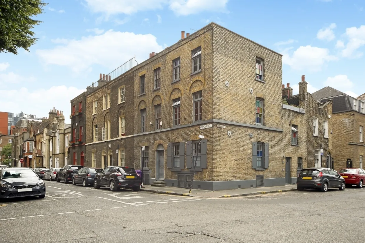 Newark Street London E1 photo 1