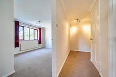 St. Annes Rise Redhill RH1 photo 5