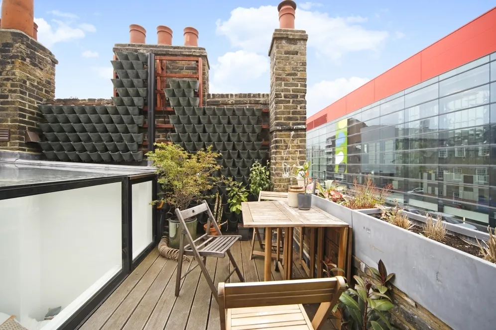 Newark Street London E1 photo 10