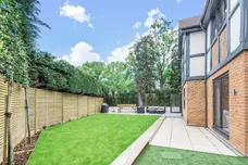 Littleheath Lane Cobham KT11 photo 9