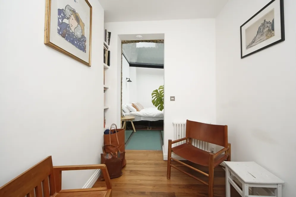 Newark Street London E1 photo 12