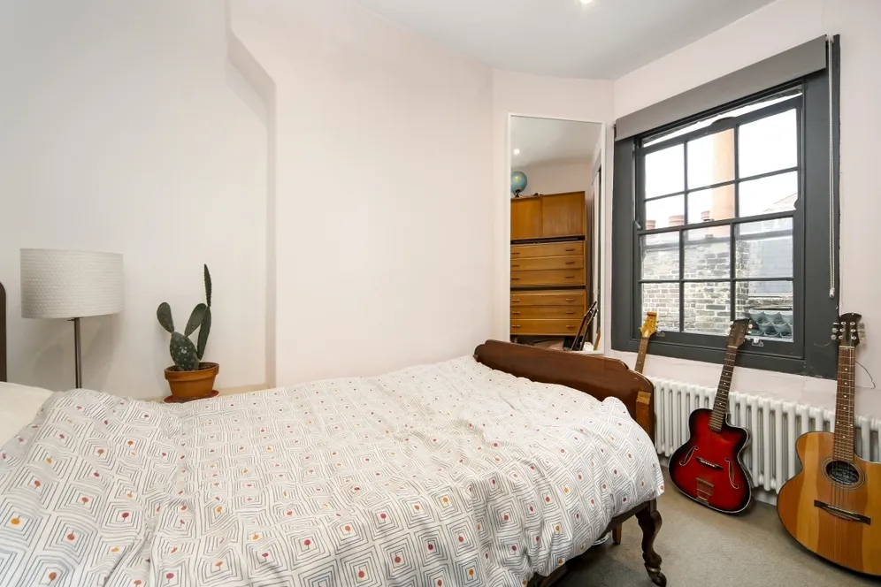 Newark Street London E1 photo 14