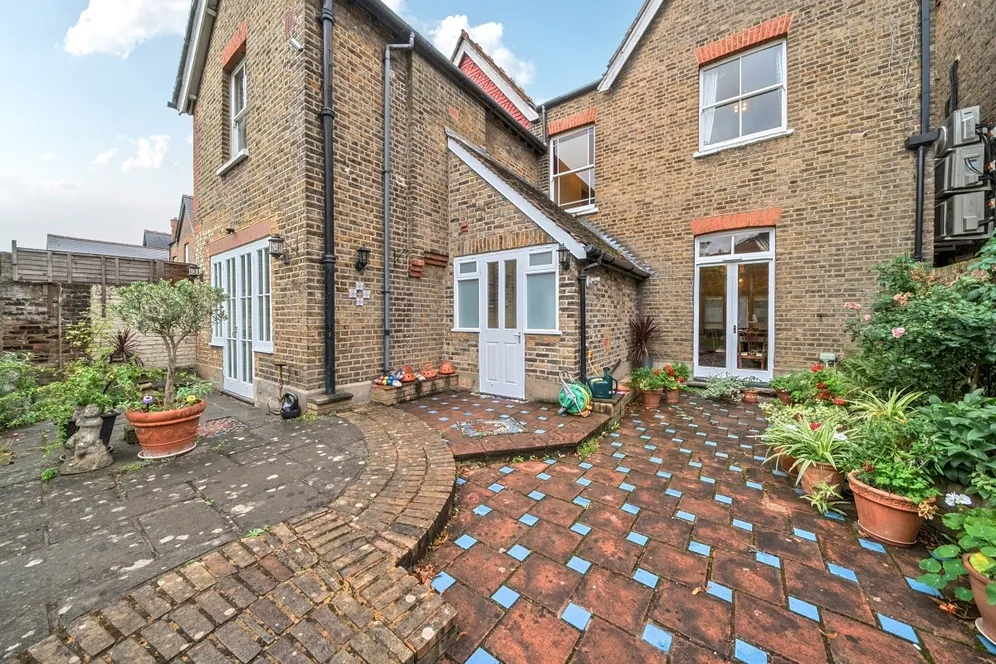 Gordon Road London, W5 (EPC E) photo 11