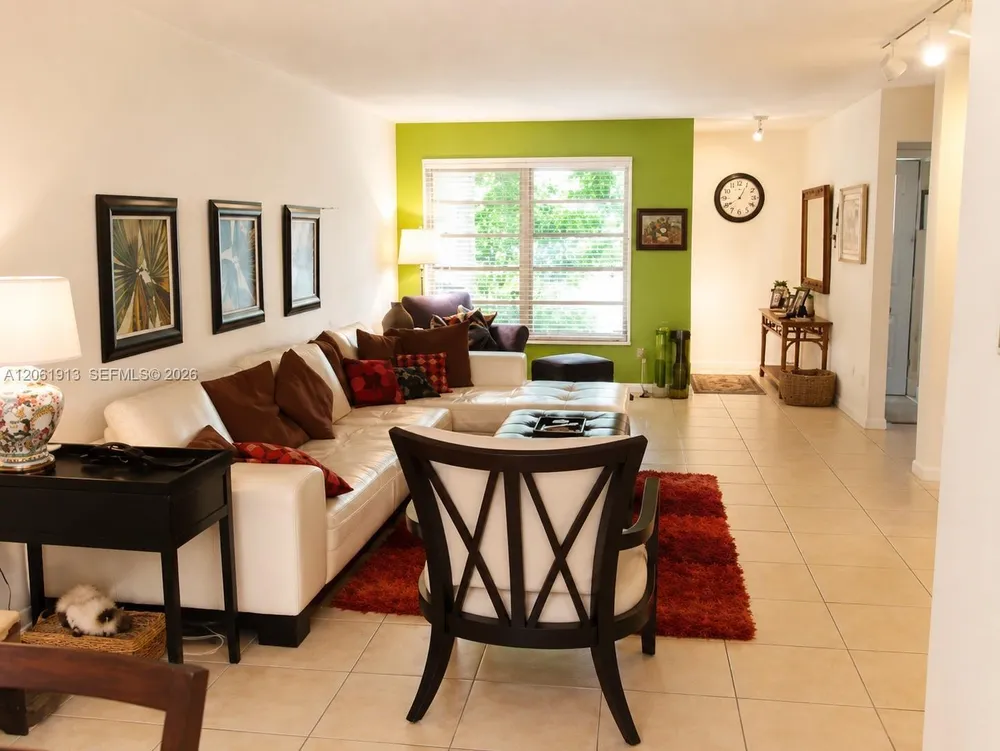 224 Seaview Dr, Key Biscayne, FL 33149