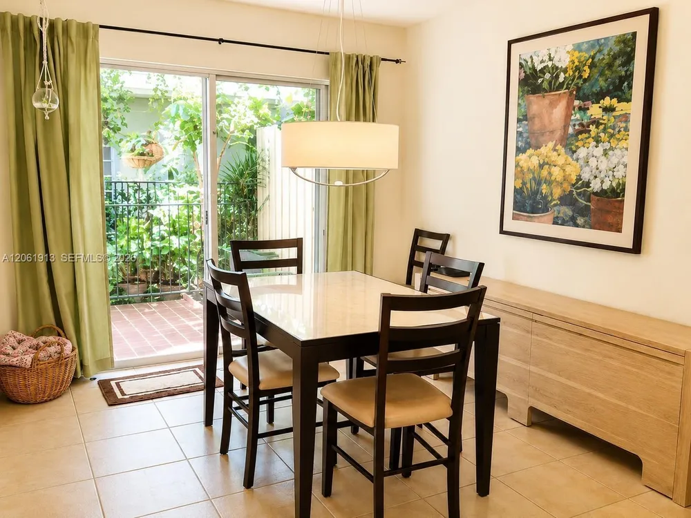 224 Seaview Dr, Key Biscayne, FL 33149