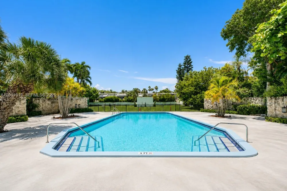 224 Seaview Dr, Key Biscayne, FL 33149