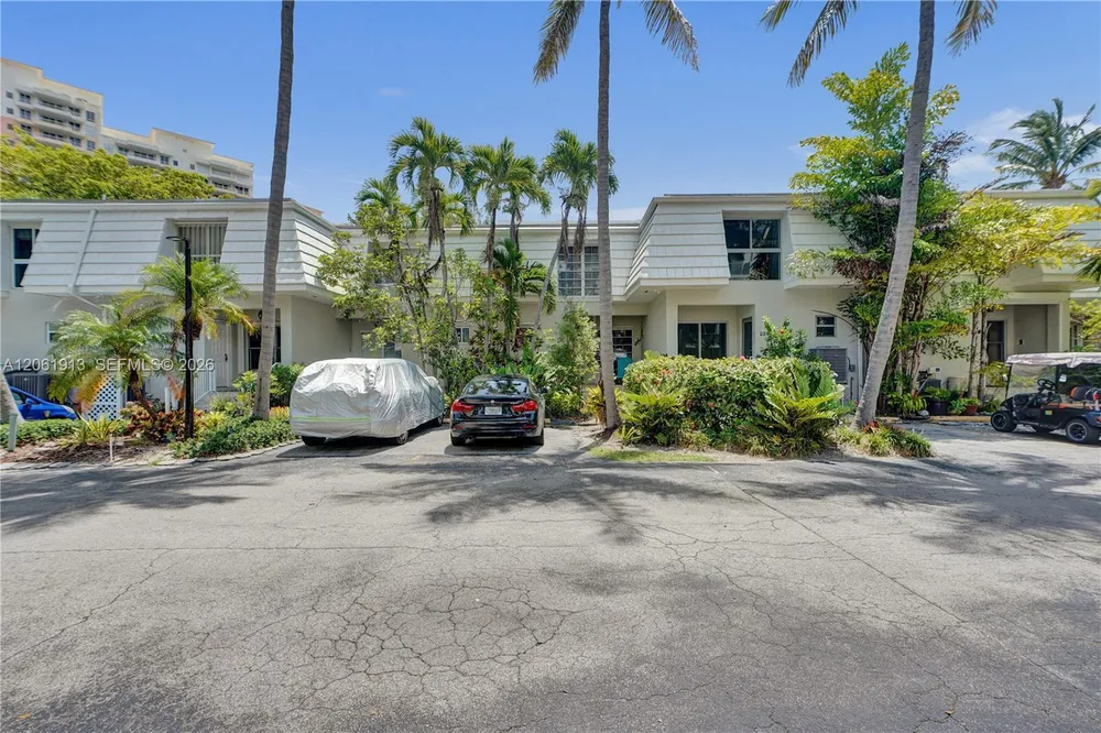 224 Seaview Dr, Key Biscayne, FL 33149