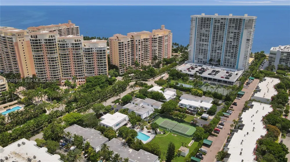 224 Seaview Dr, Key Biscayne, FL 33149