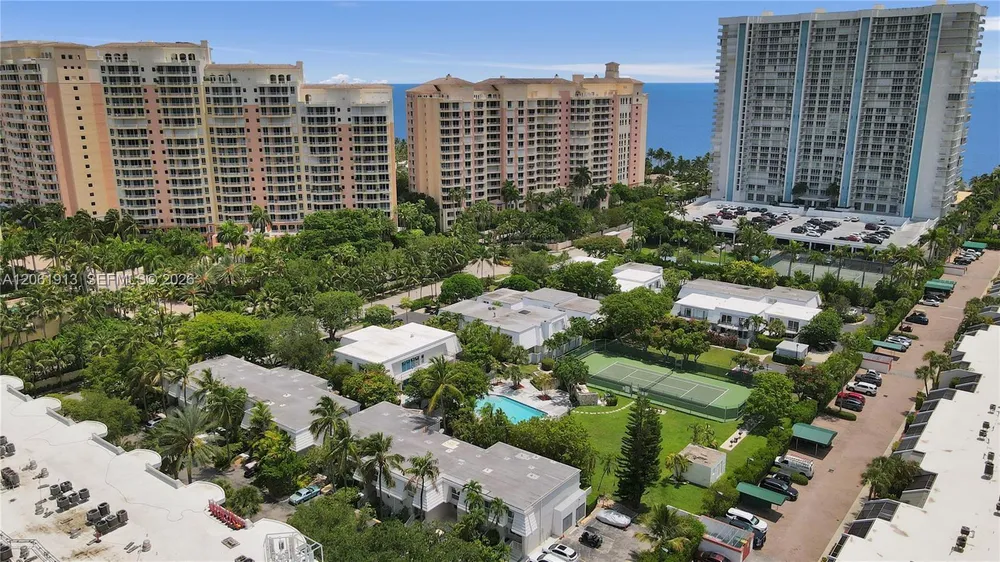 224 Seaview Dr, Key Biscayne, FL 33149
