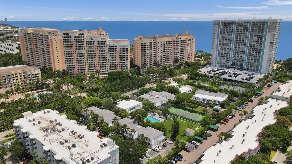 224 Seaview Dr, Key Biscayne, FL 33149