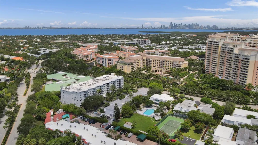 224 Seaview Dr, Key Biscayne, FL 33149