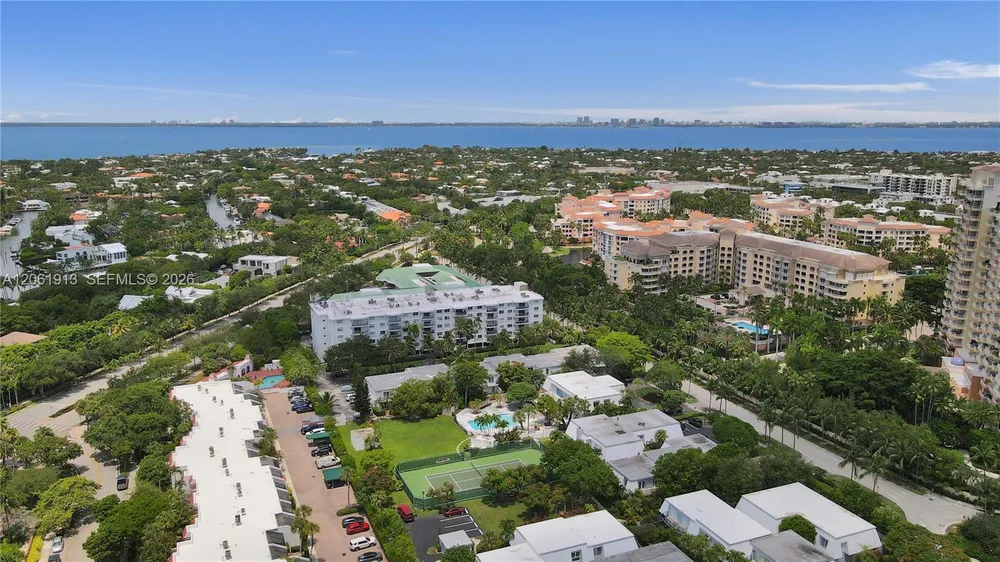 224 Seaview Dr, Key Biscayne, FL 33149