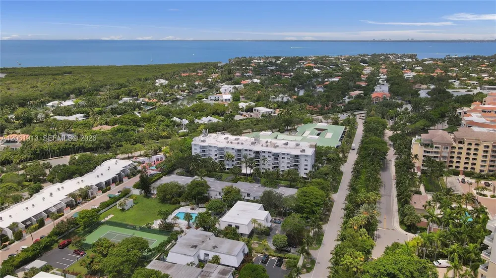 224 Seaview Dr, Key Biscayne, FL 33149