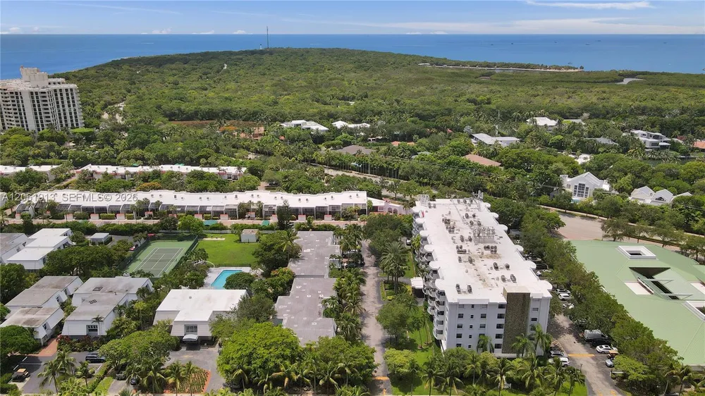 224 Seaview Dr, Key Biscayne, FL 33149