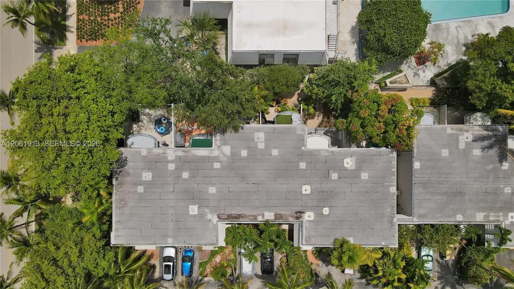 224 Seaview Dr, Key Biscayne, FL 33149