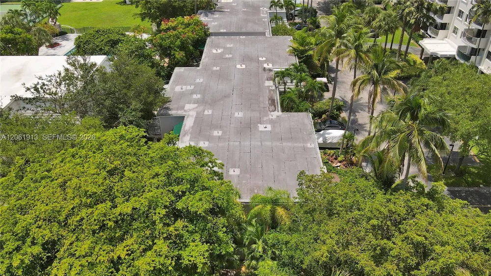 224 Seaview Dr, Key Biscayne, FL 33149