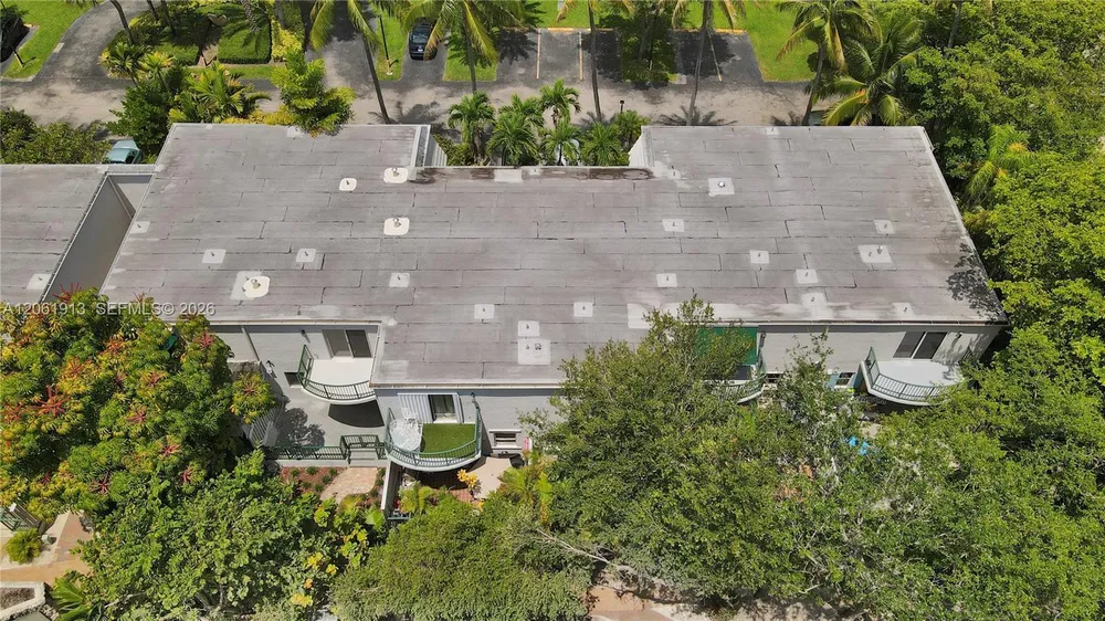 224 Seaview Dr, Key Biscayne, FL 33149