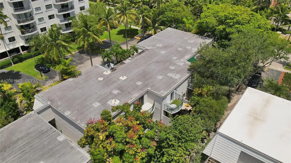 224 Seaview Dr, Key Biscayne, FL 33149