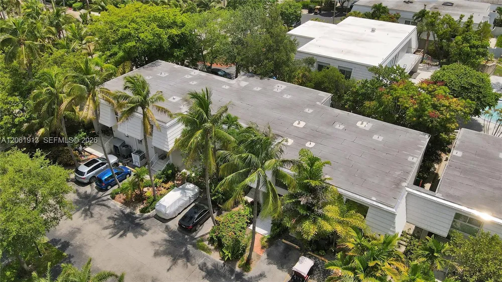 224 Seaview Dr, Key Biscayne, FL 33149