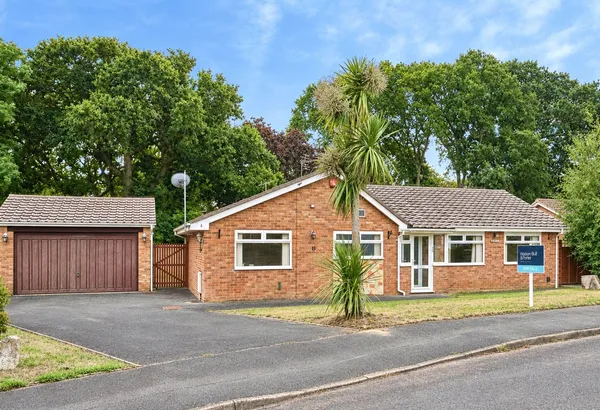 Hollowood Road, Alverstone Garden Vil...