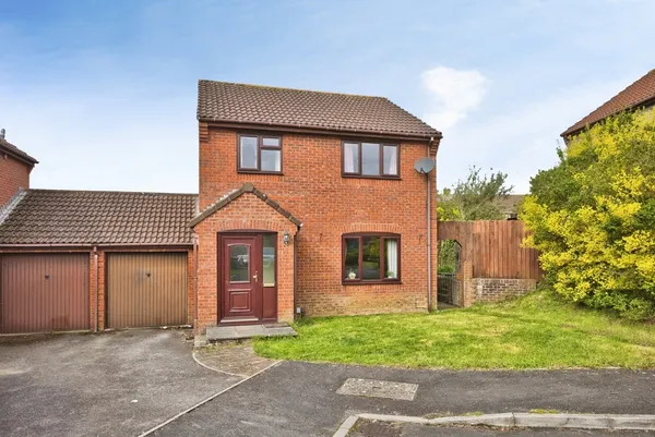 Deerswood Gardens, Street, Somerset, ...