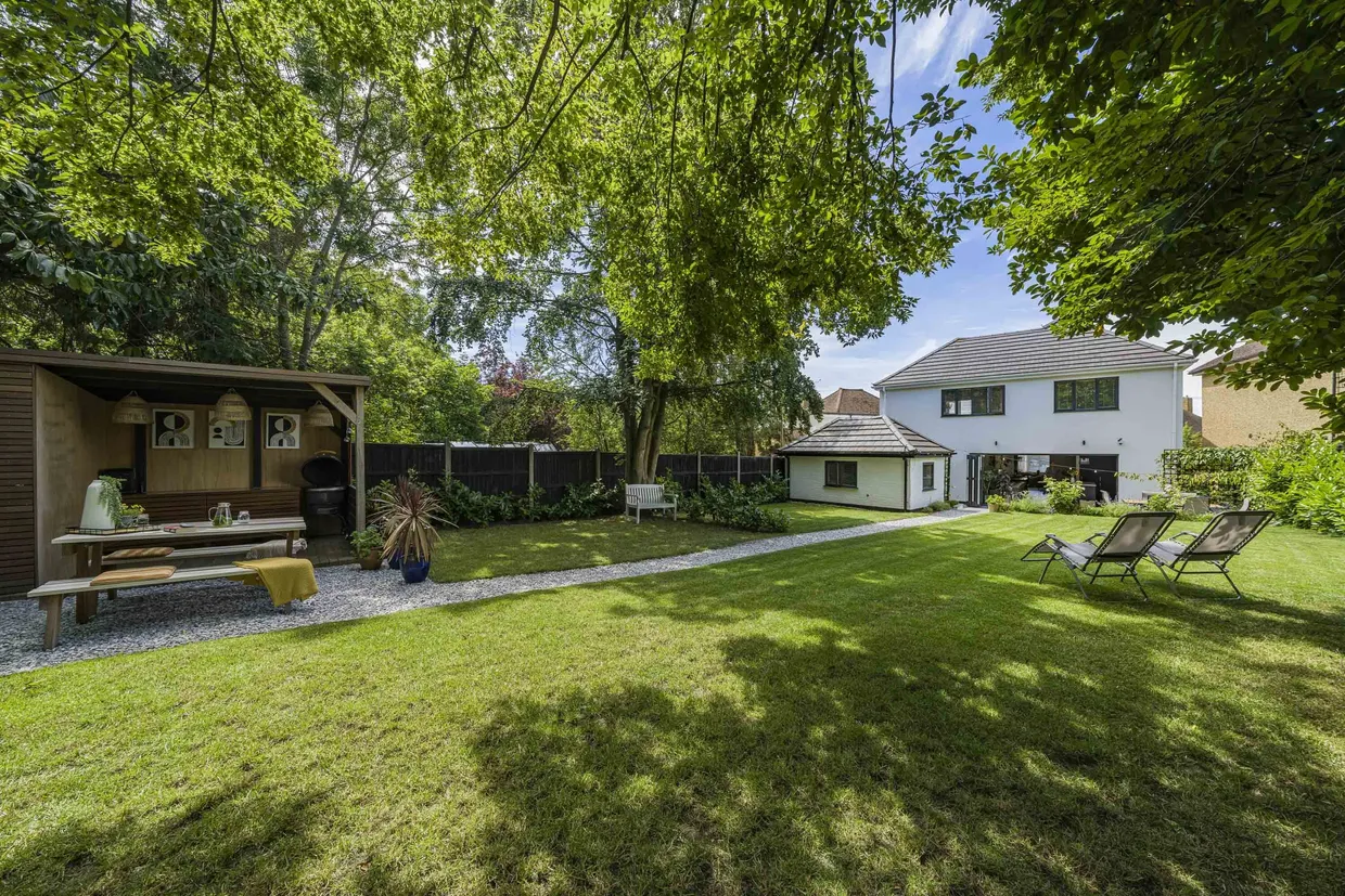 Highfield Gardens, Aldershot, GU11 photo 1