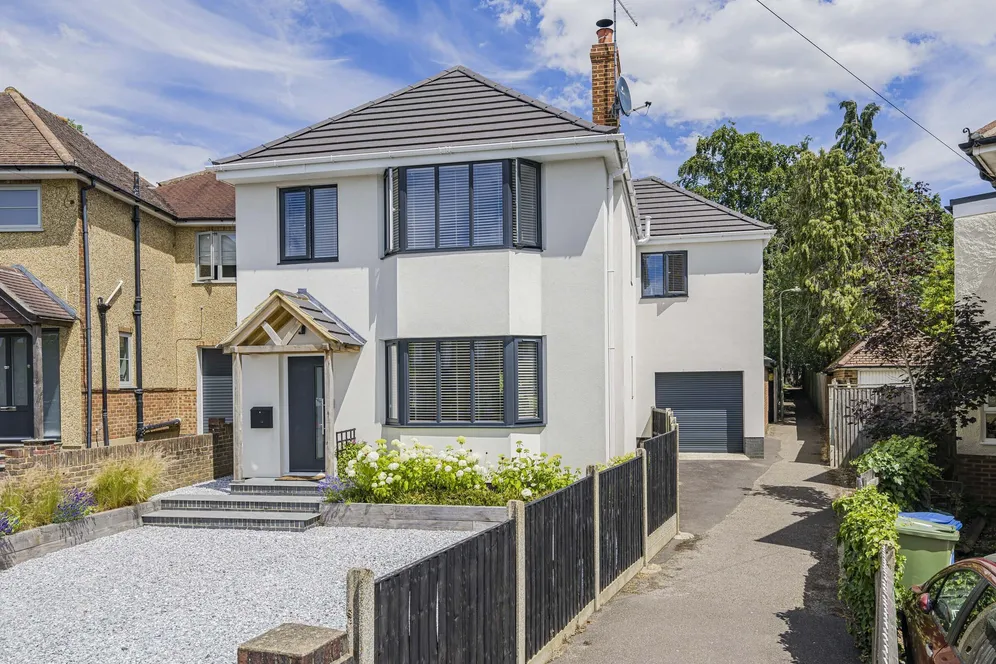Highfield Gardens, Aldershot, GU11 photo 2