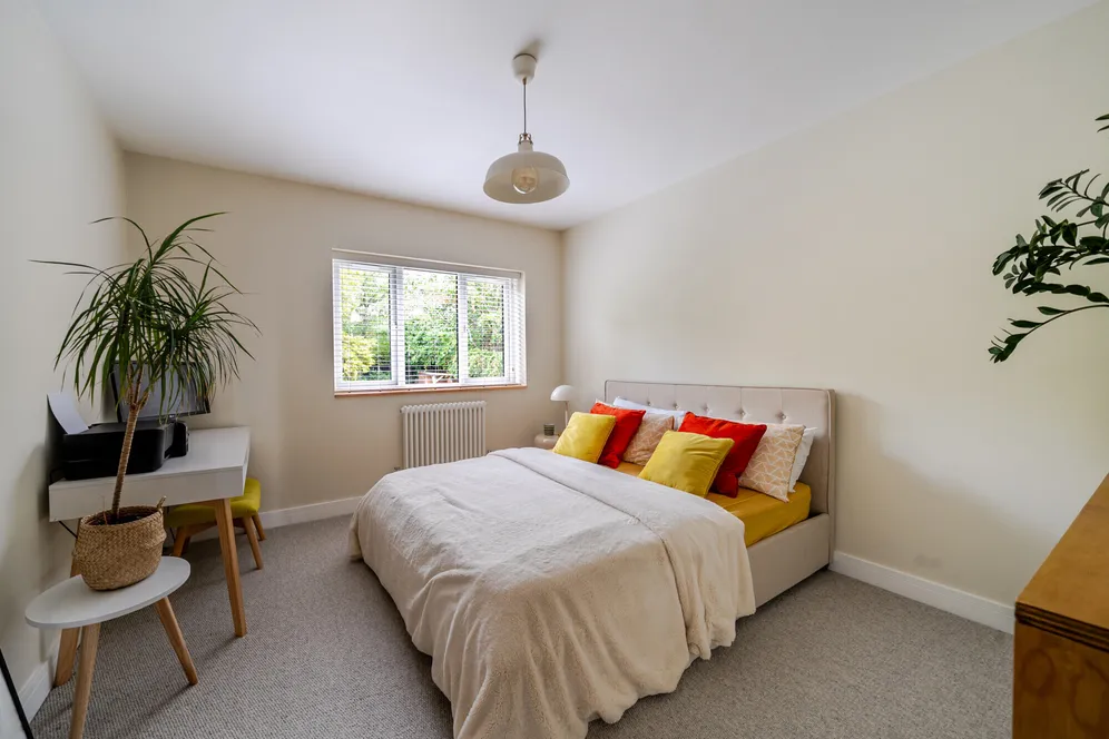 Highfield Gardens, Aldershot, GU11 photo 14