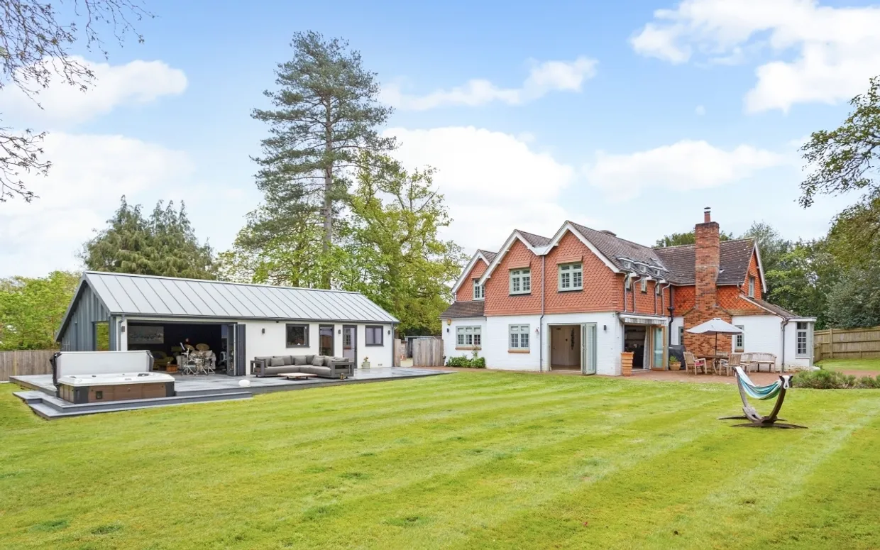Mill Lane Chiddingfold GU8 photo 1