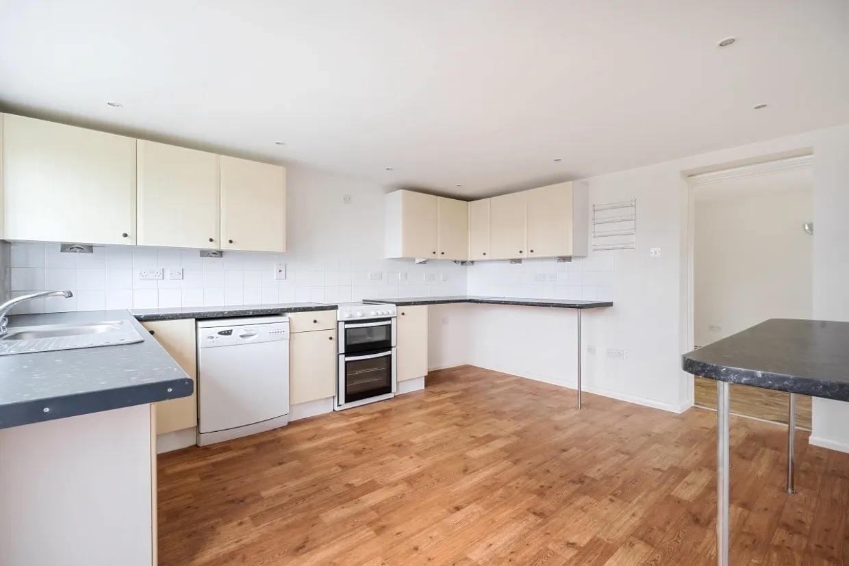 Plaistow Road Dunsfold GU8 photo 5