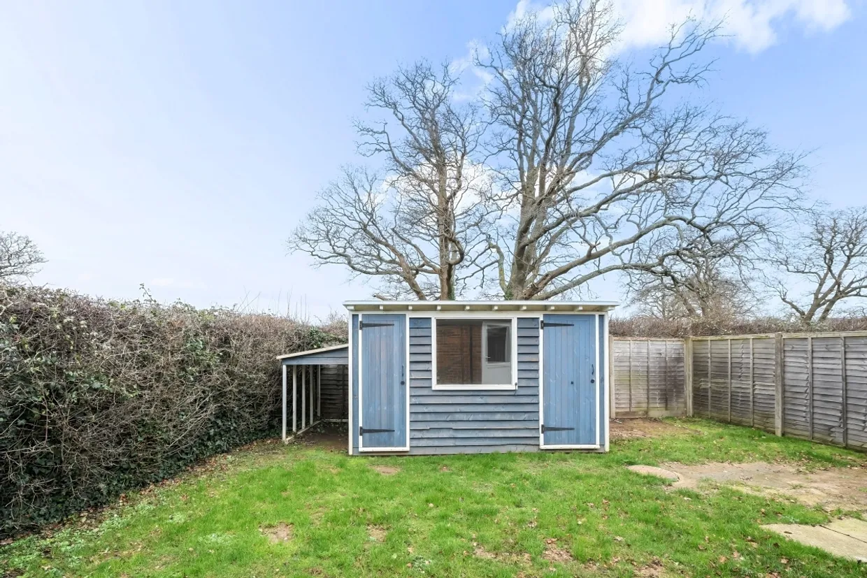 Plaistow Road Dunsfold GU8 photo 6