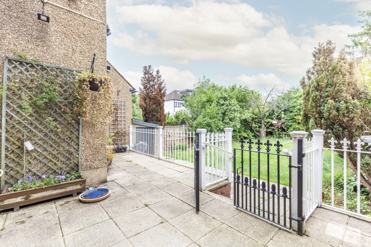 Anson Road London NW2 photo 12